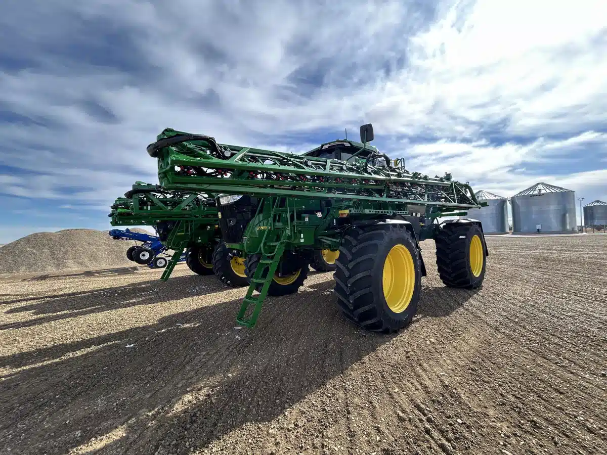 Photo de la Galerie 2 pour 2026 John Deere 616R Arroseur - Automoteur
