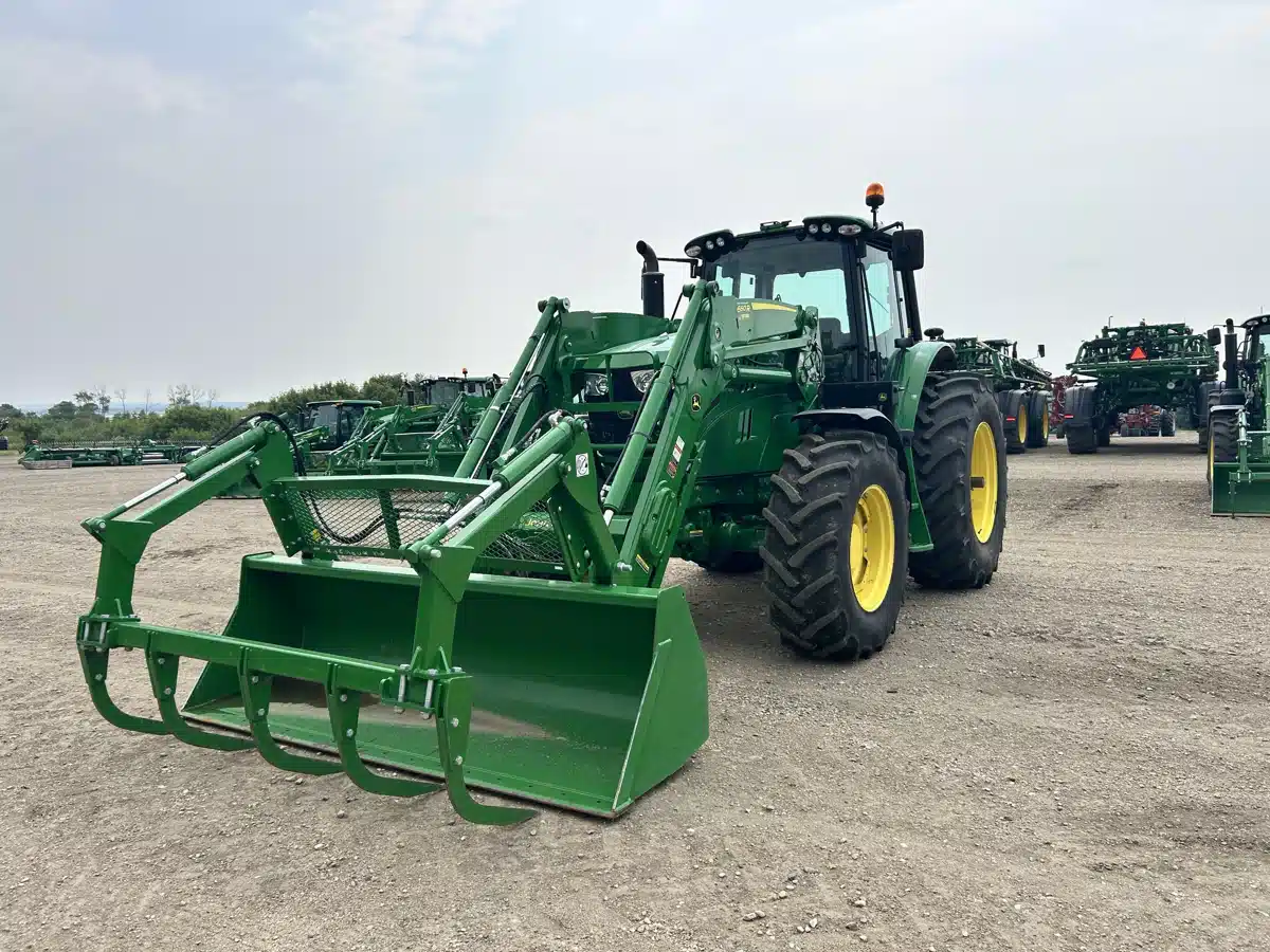 Photo de la Galerie 1 pour 2024 John Deere 6155M Tracteur