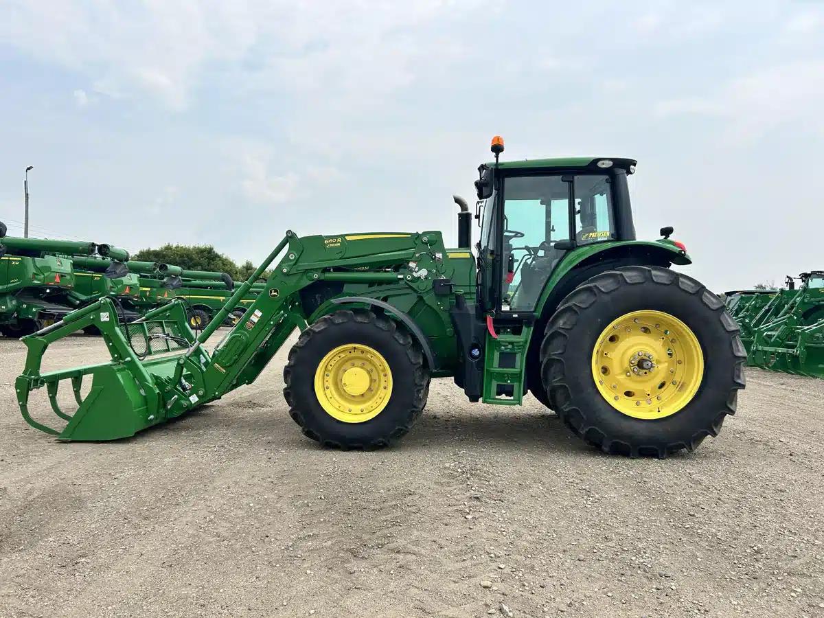 Photo de la Galerie 2 pour 2024 John Deere 6155M Tracteur