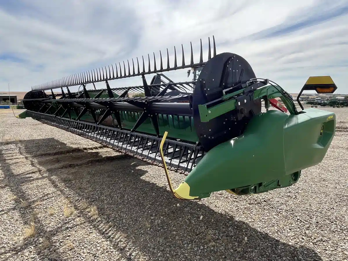 Gallery image 1 for 2022 John Deere RD40F Header - Flex Draper
