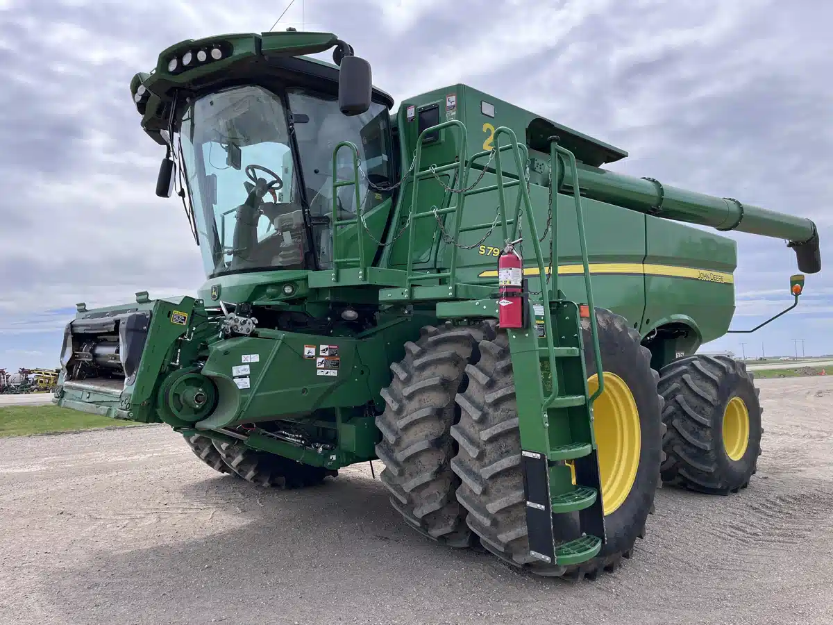 Photo de la Galerie 1 pour 2021 John Deere S790 Batteuse