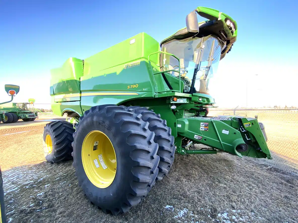 Photo de la Galerie 2 pour 2021 John Deere S790 Batteuse