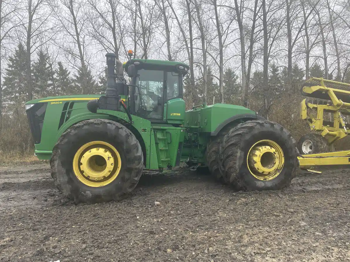 Photo de la Galerie 2 pour 2015 John Deere 9620R Tracteur