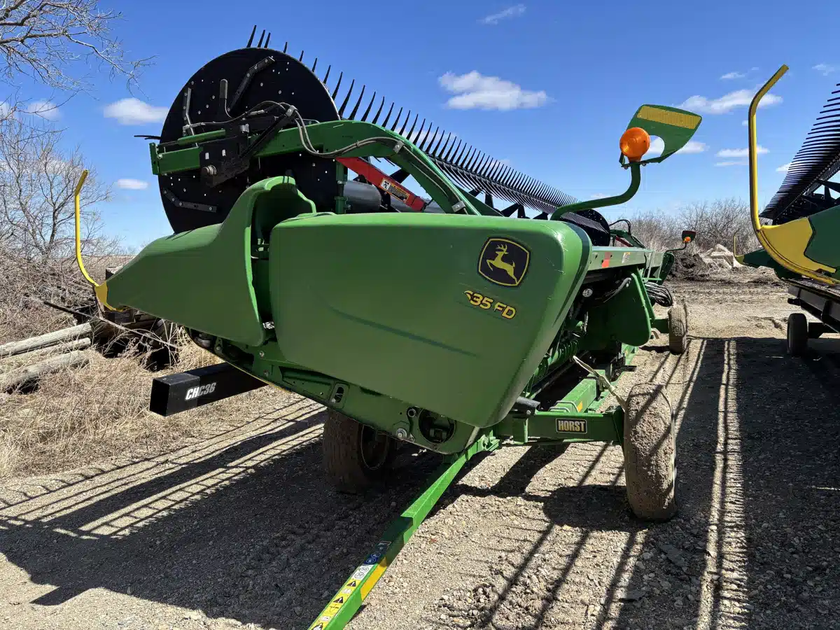 Photo de la Galerie 2 pour 2018 John Deere 635FD Nez - Toile/Tapis
