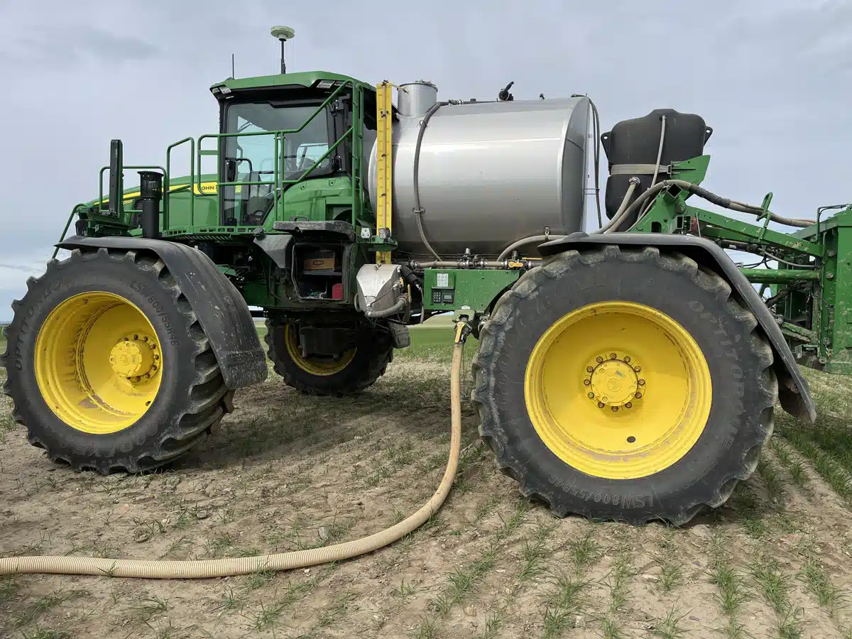 Photo de la Galerie 1 pour 2025 John Deere 616R Arroseur - Automoteur