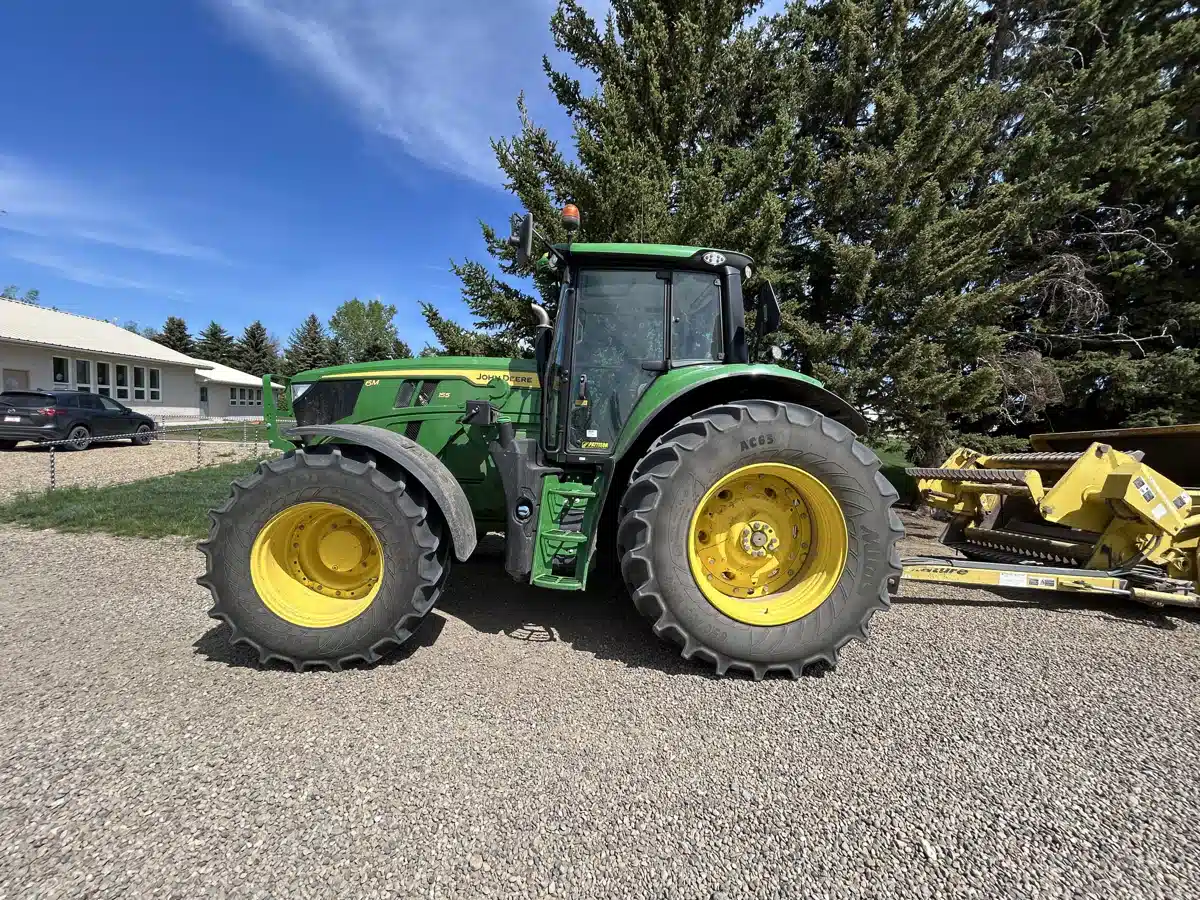 Photo de la Galerie 2 pour 2025 John Deere 6155M Tracteur