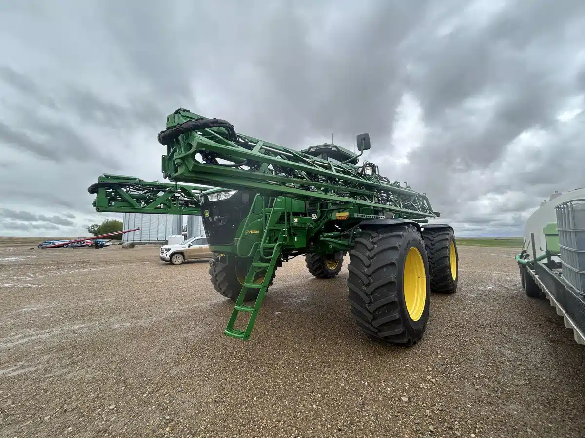 Photo de la Galerie 1 pour 2024 John Deere 616R Arroseur - Automoteur