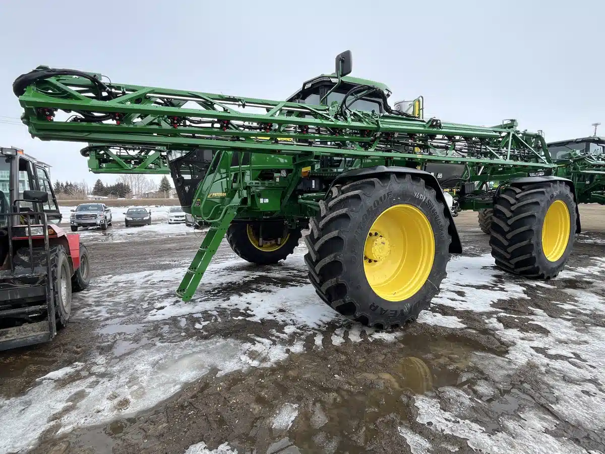Photo de la Galerie 1 pour 2025 John Deere 616R Arroseur - Automoteur