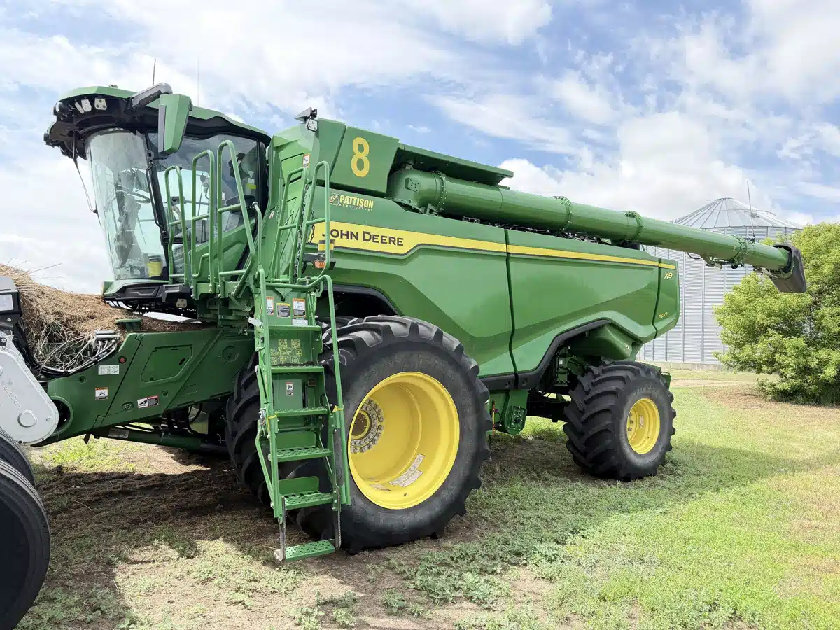 Gallery image 1 for 2024 John Deere X9 1100 Combine