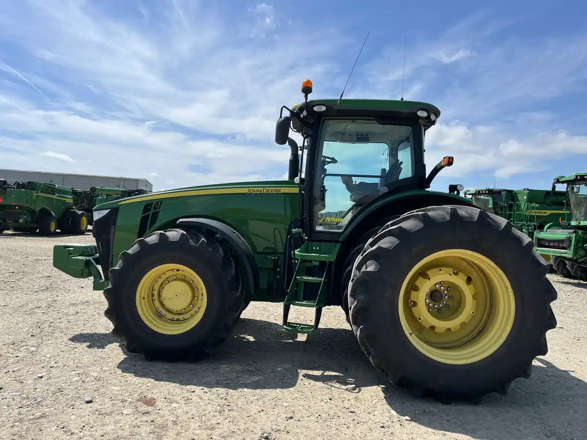 Photo de la Galerie 2 pour 2014 John Deere 8285R Tracteur