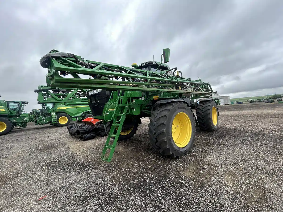 Gallery image 1 for 2022 John Deere 616R Sprayer - Self Propelled