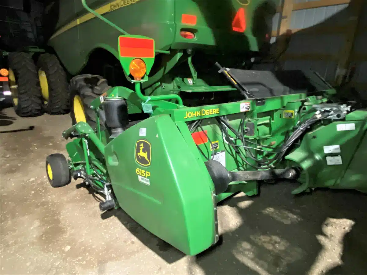 Gallery image 2 for 2019 John Deere 615P Header - Pickup