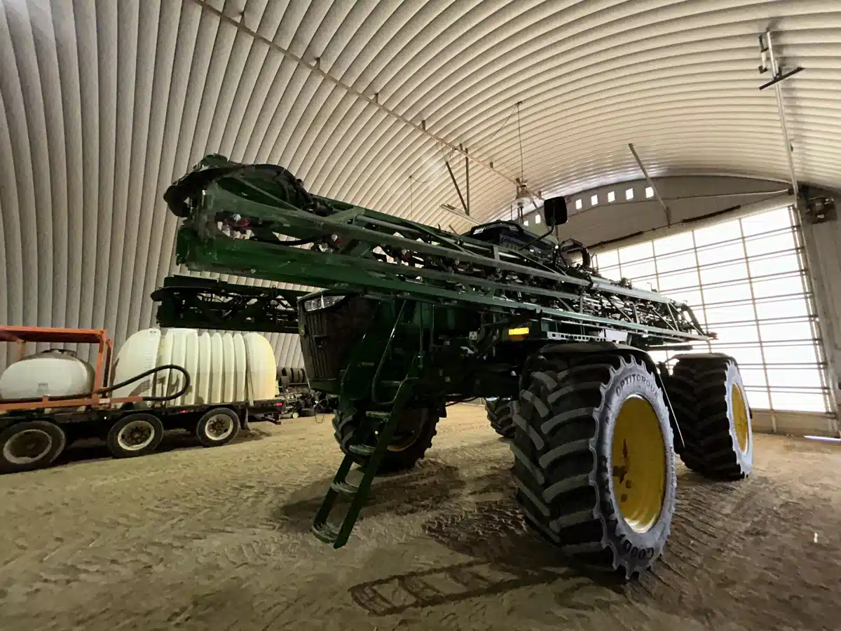 Photo de la Galerie 1 pour 2024 John Deere 616R Arroseur - Automoteur
