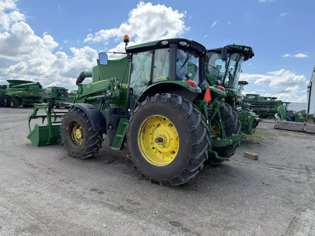 Photo de la Galerie 2 pour 2024 John Deere 6155M Tracteur