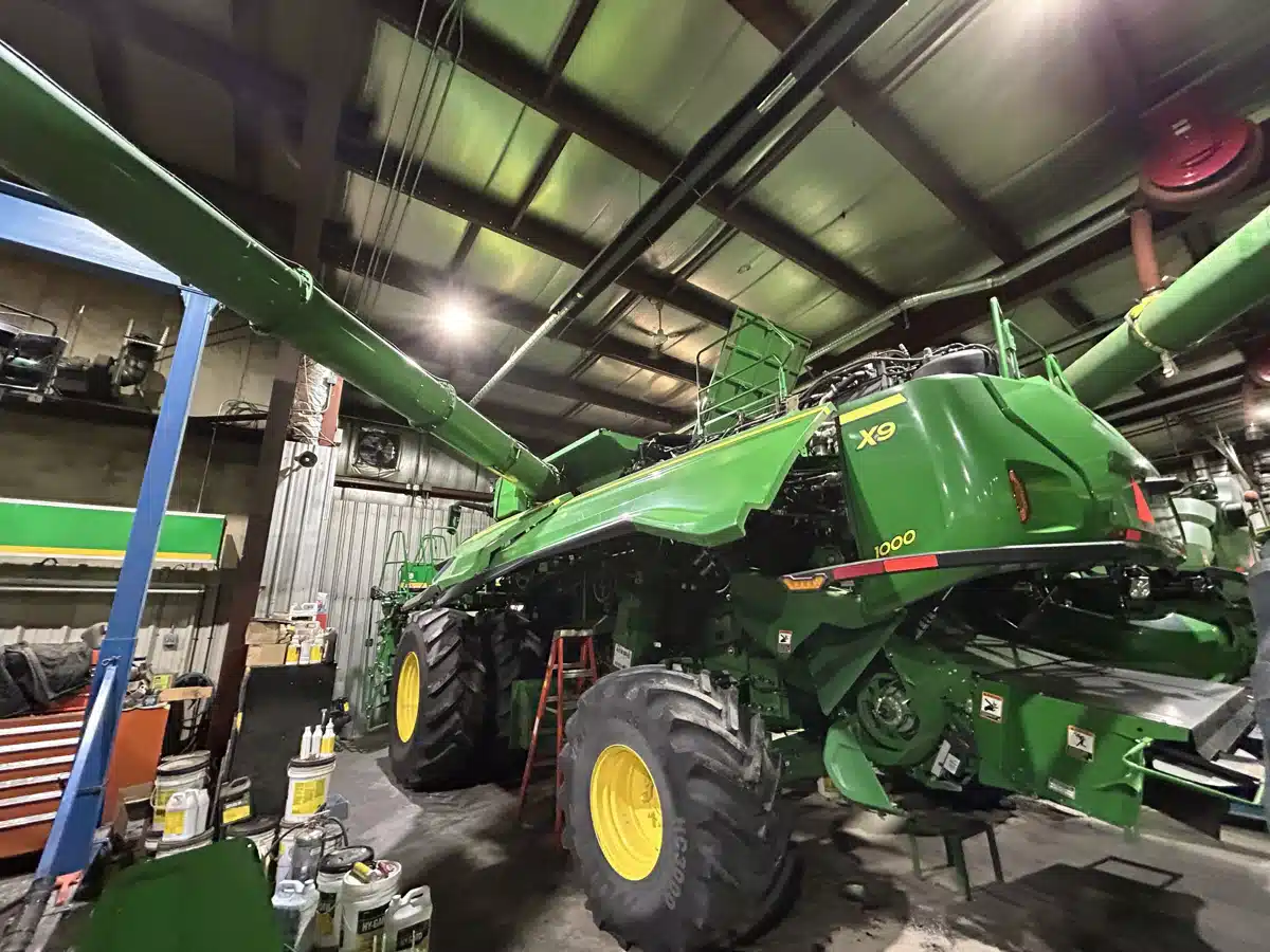 Gallery image 2 for 2023 John Deere X9 1000 Combine