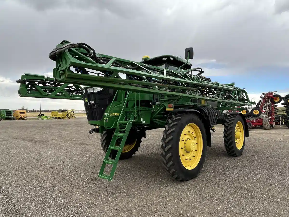 Gallery image 1 for 2019 John Deere R4045 Sprayer - Self Propelled