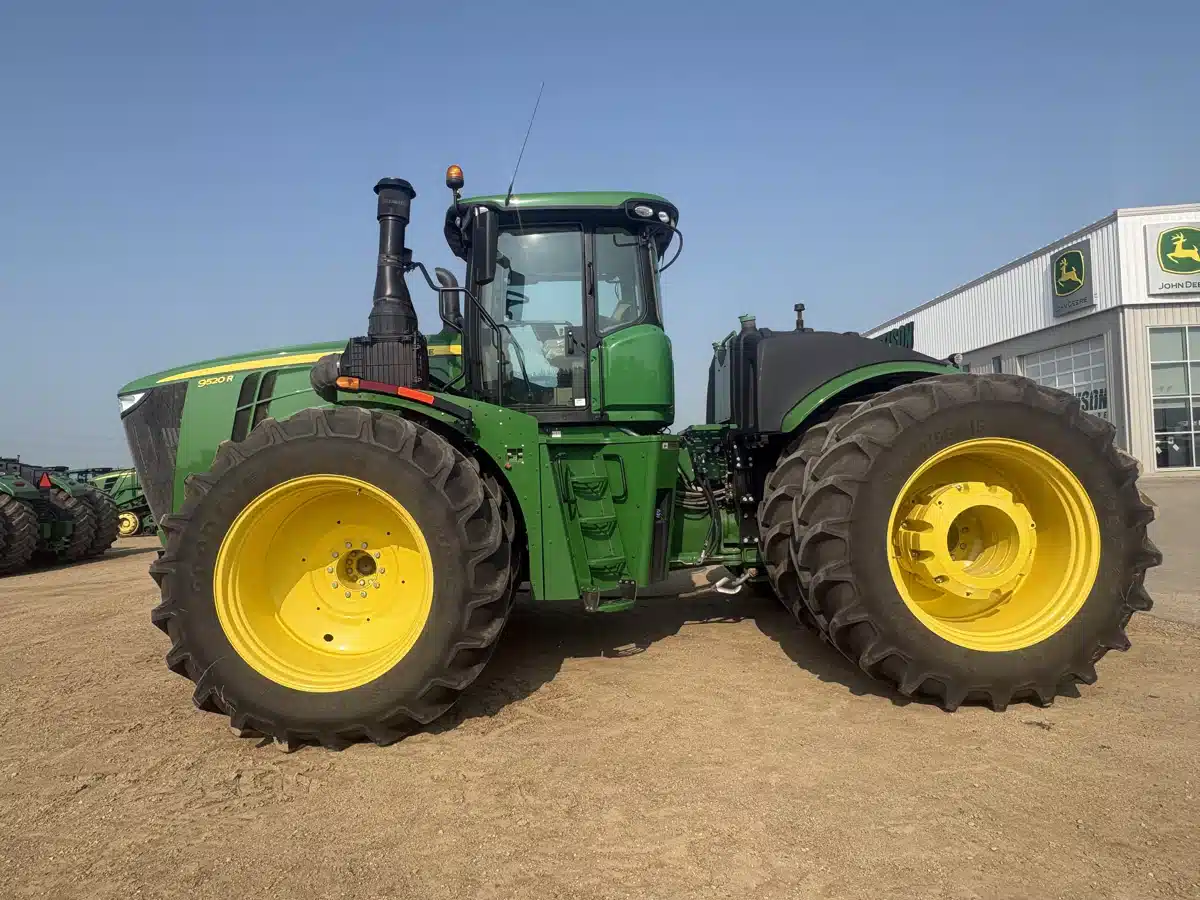 Photo de la Galerie 2 pour 2021 John Deere 9520R Tracteur