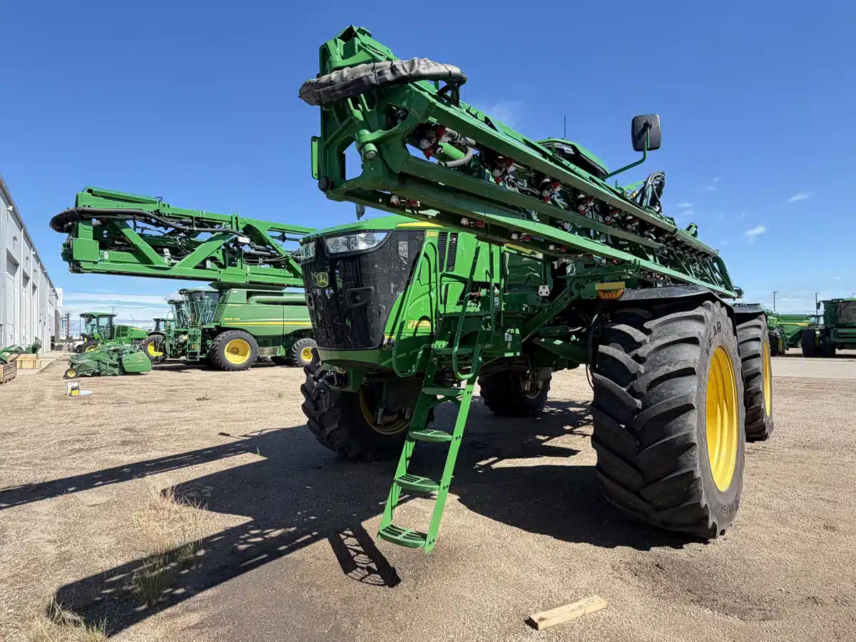 Photo de la Galerie 1 pour 2024 John Deere 616R Arroseur - Automoteur