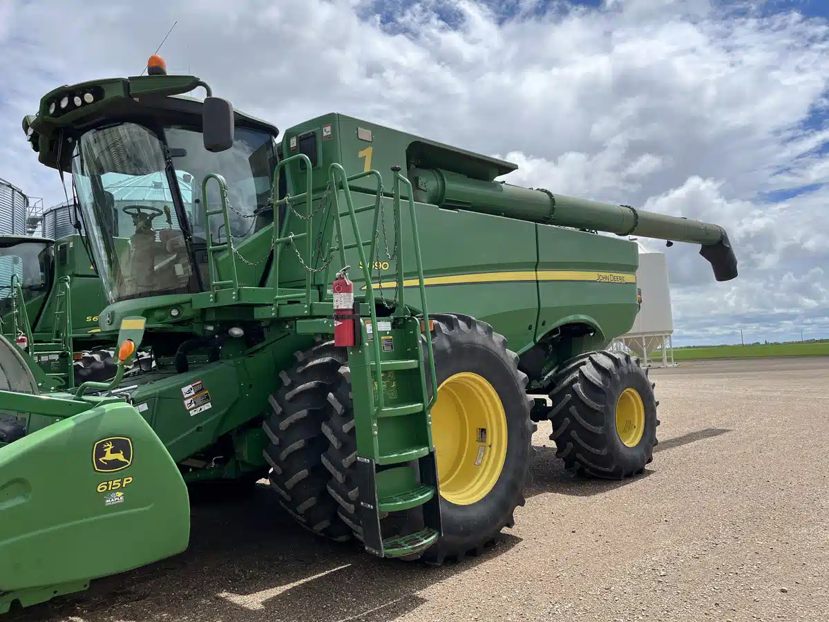 Photo de la Galerie 1 pour 2016 John Deere S690 Batteuse