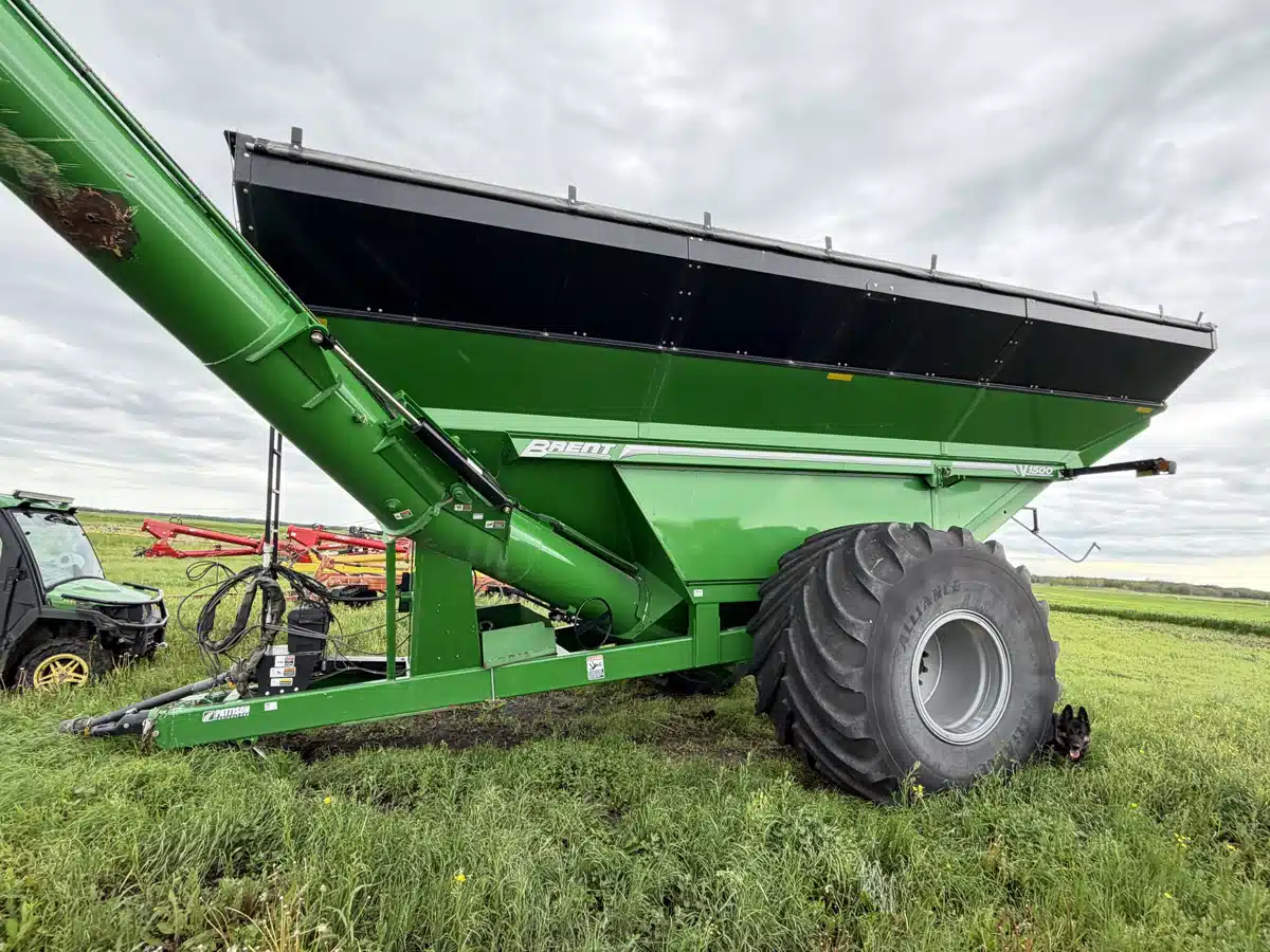 Gallery image 2 for 2023 Brent V1500 Grain Cart