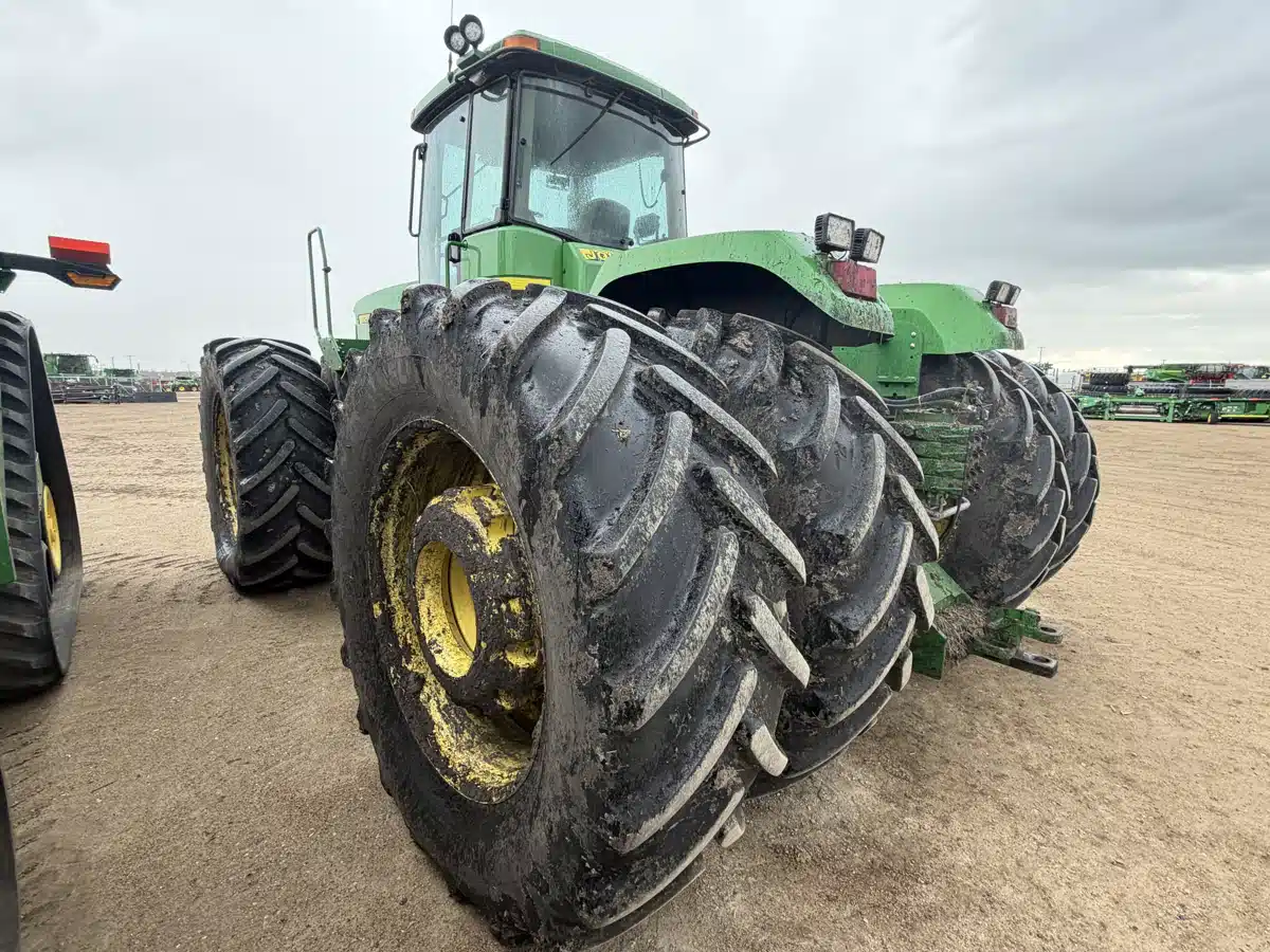 Photo de la Galerie 2 pour 1998 John Deere 9200 Tracteur