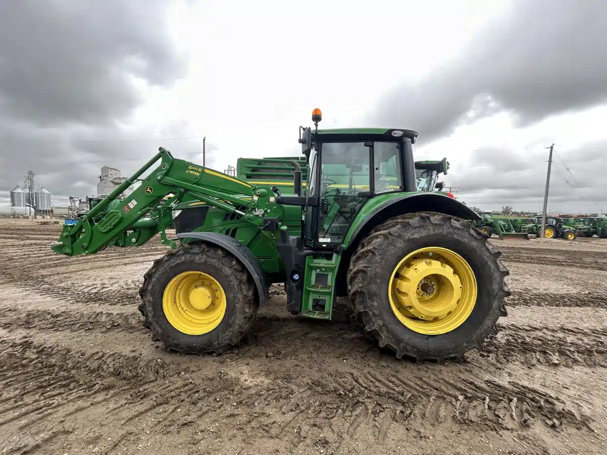 Photo de la Galerie 2 pour 2024 John Deere 6155M Tracteur