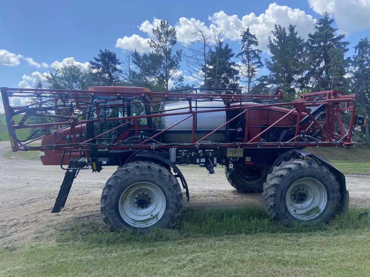 Gallery image 2 for 2006 Case IH PATRIOT 3320 Sprayer - Self Propelled