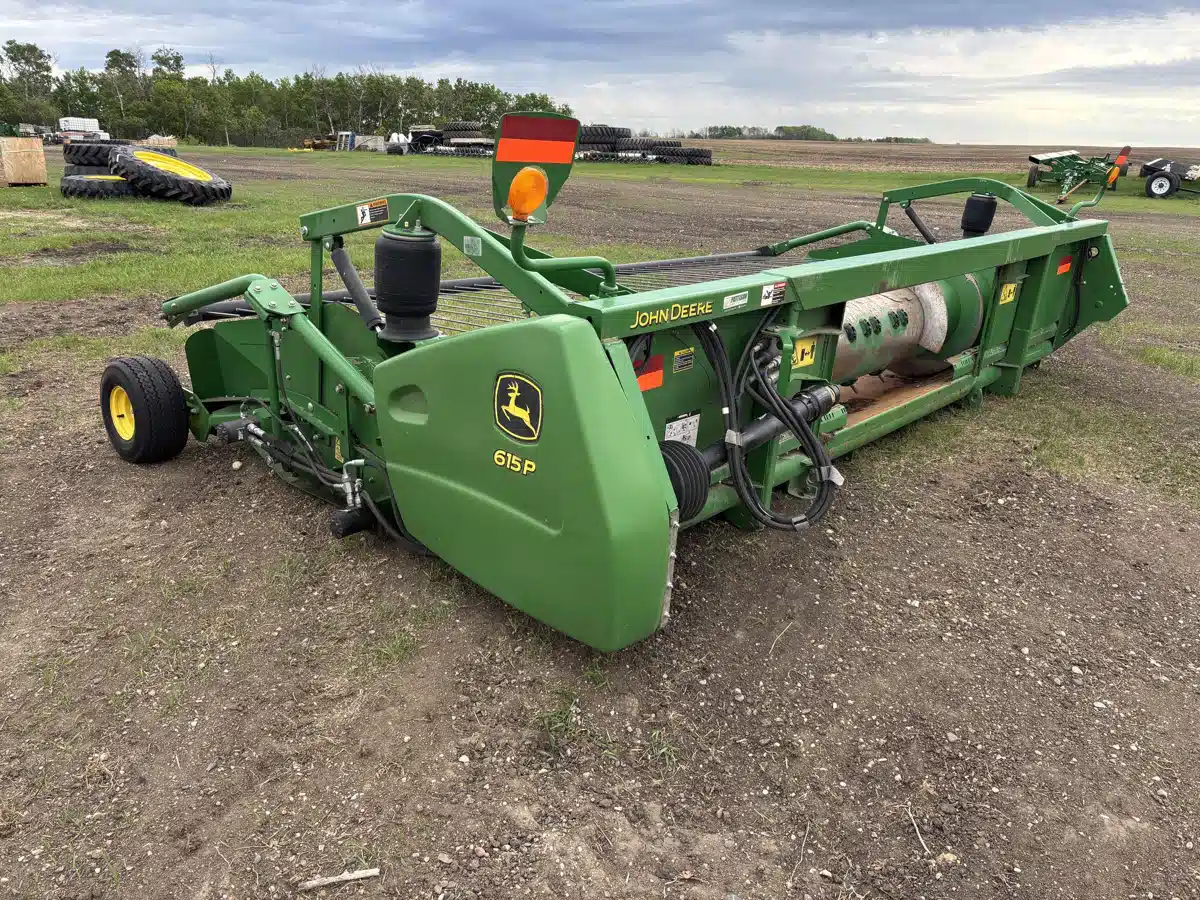Gallery image 2 for 2014 John Deere 615P Header - Pickup