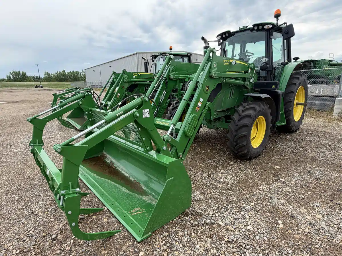 Photo de la Galerie 1 pour 2024 John Deere 6140M Tracteur