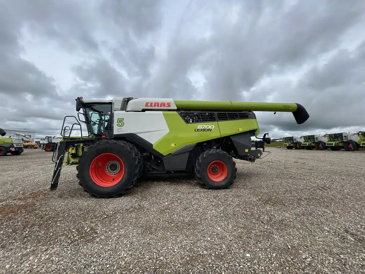 Gallery image 2 for 2020 CLAAS LEXION 8700 Combine