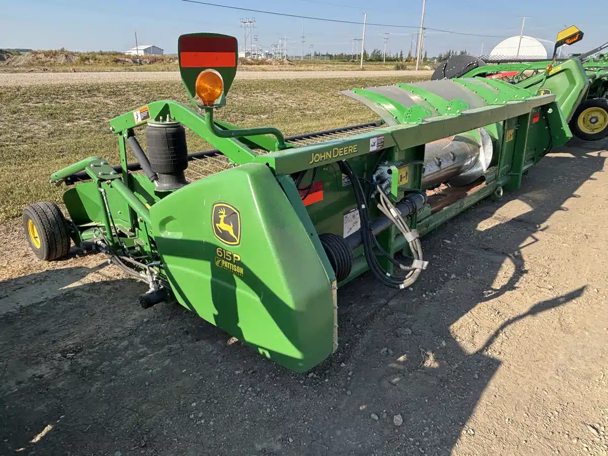 Gallery image 2 for 2014 John Deere 615P Header - Pickup
