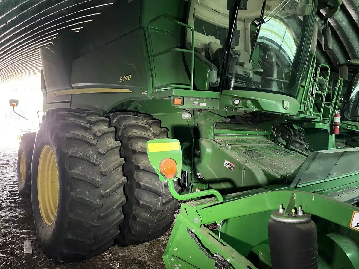 Gallery image 1 for 2018 John Deere S790 Combine