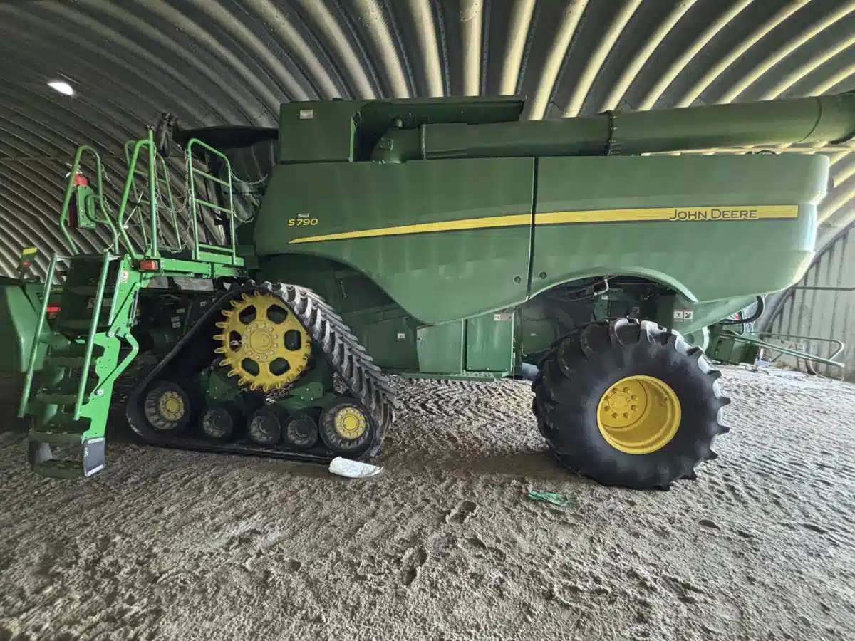 Gallery image 2 for 2021 John Deere S790 Combine
