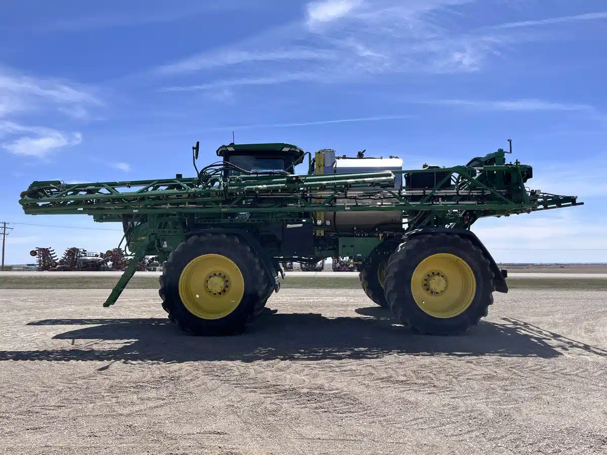 Gallery image 2 for 2024 John Deere 616R Sprayer - Self Propelled