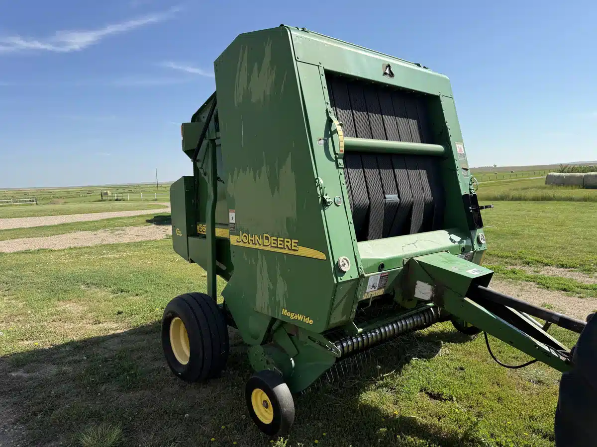 Gallery image 2 for 2006 John Deere 567 Round Baler