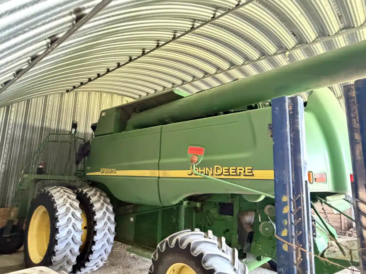 Gallery image 2 for 2005 John Deere 9760 STS Combine