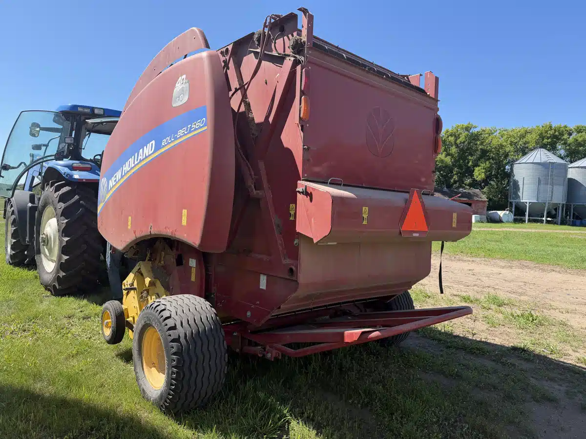 Photo de la Galerie 2 pour 2015 New Holland ROLL-BELT 560 Presse à Balle Ronde