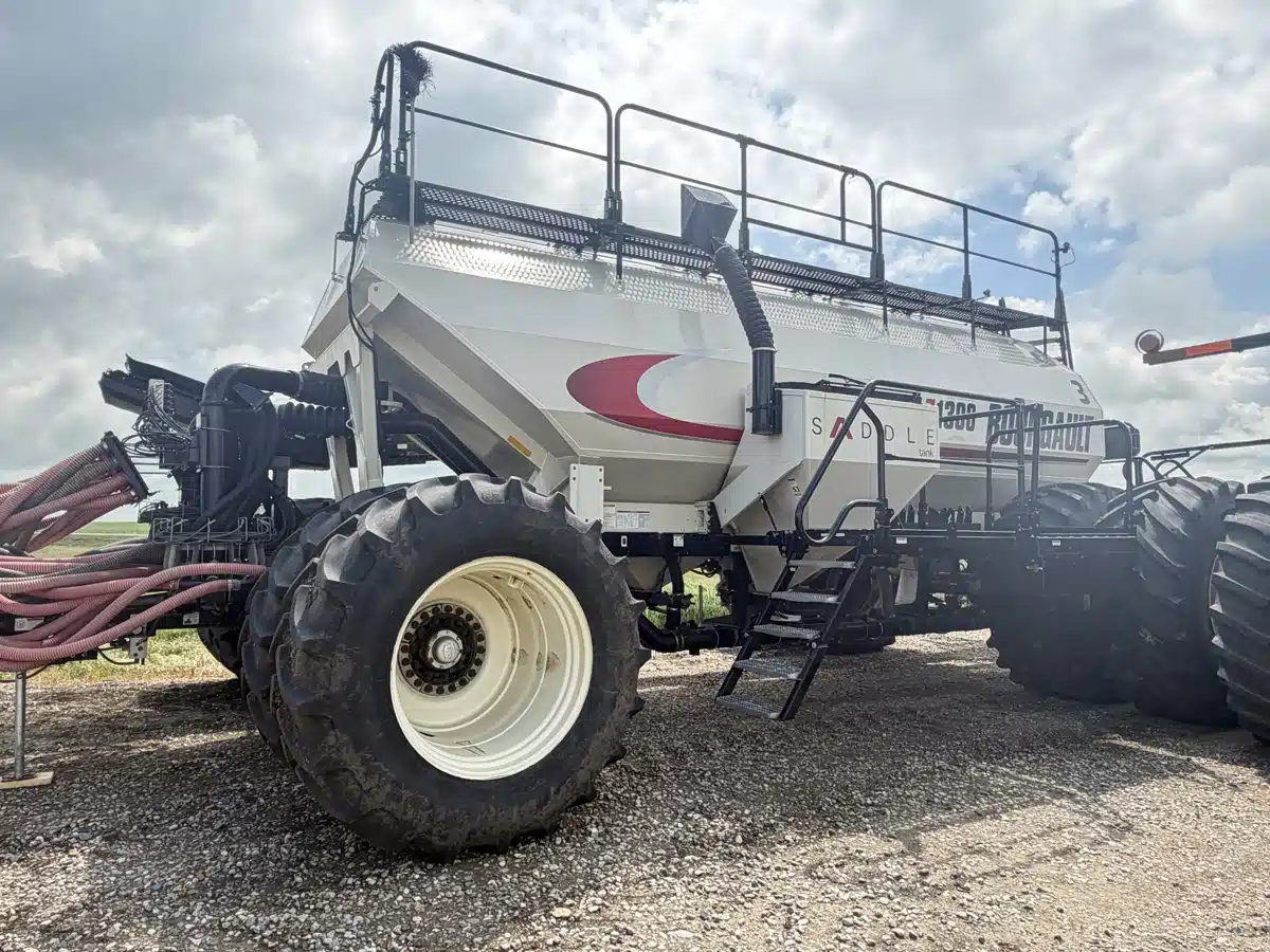 Gallery image 1 for 2017 Bourgault 71300 Air Cart