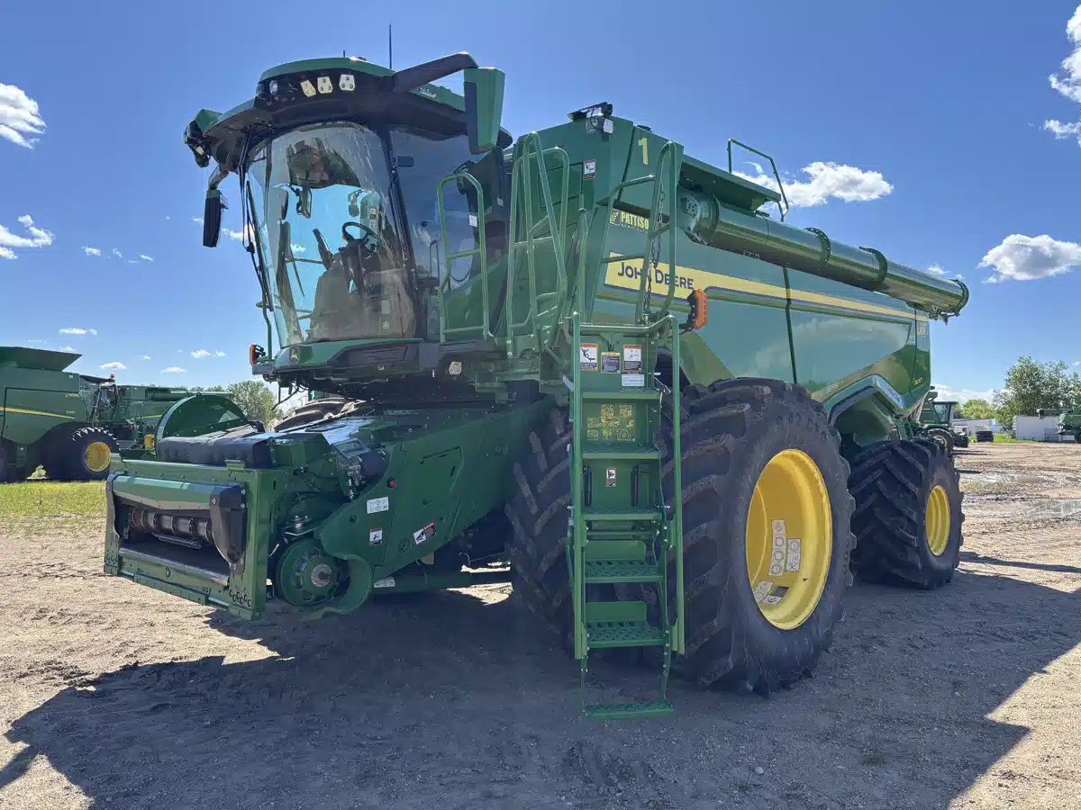 Gallery image 1 for 2023 John Deere X9 1100 Combine