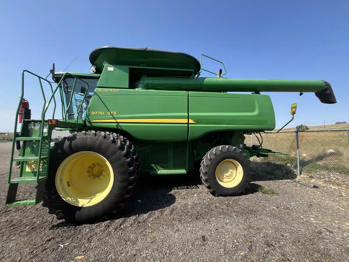 Photo de la Galerie 2 pour 2008 John Deere 9770 STS Batteuse