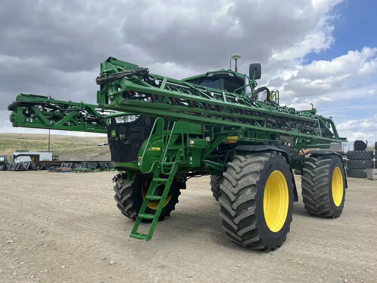Gallery image 1 for 2025 John Deere 616R Sprayer - Self Propelled