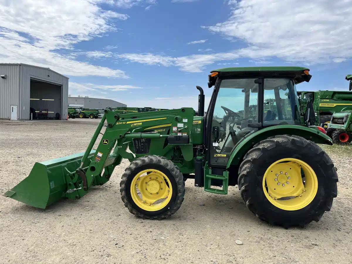 Gallery image 2 for 2018 John Deere 5065E Tractor