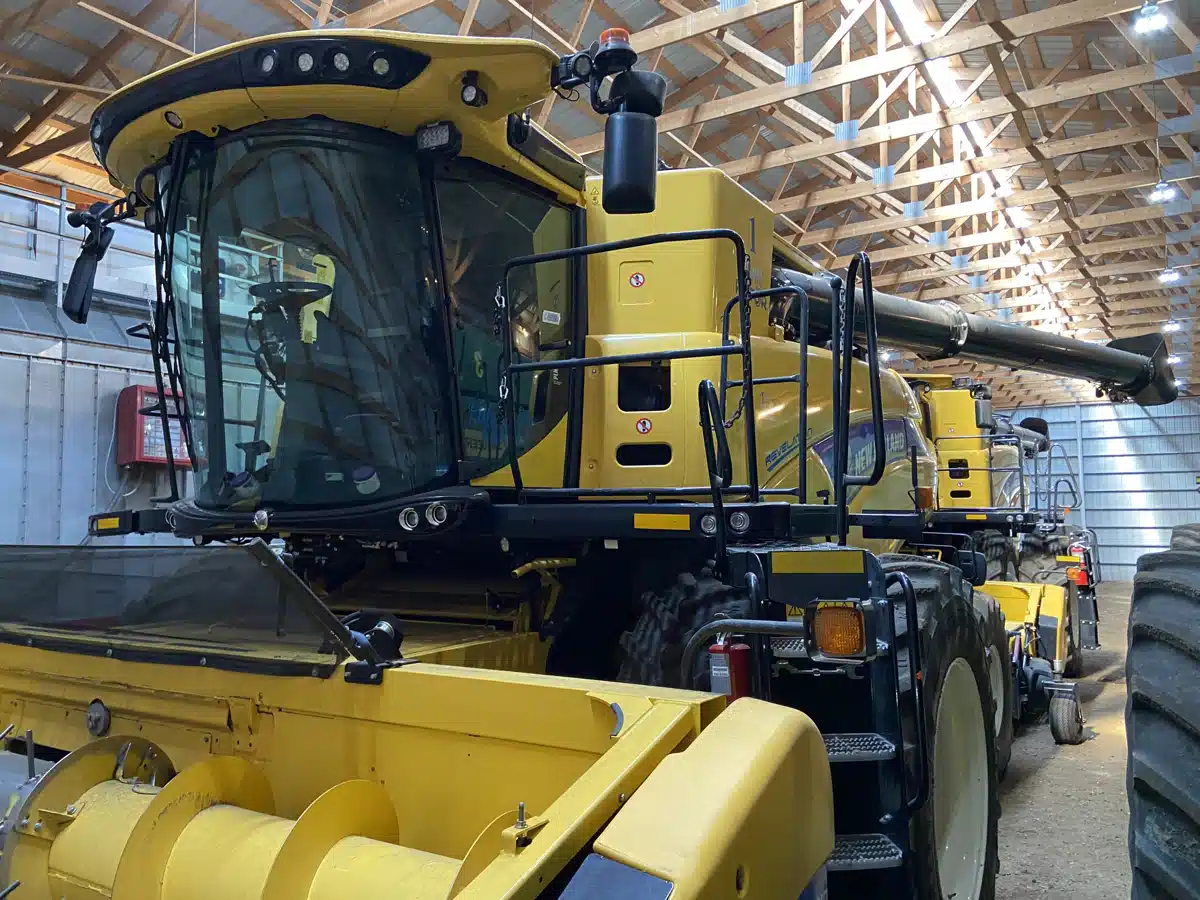 Gallery image 1 for 2019 New Holland CR10.90 Combine