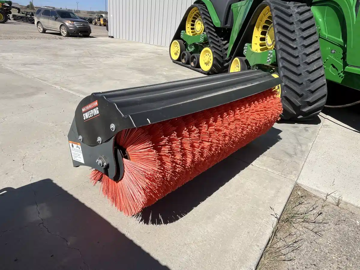 Photo de la Galerie 1 pour 2020 Bobcat 84 Balai