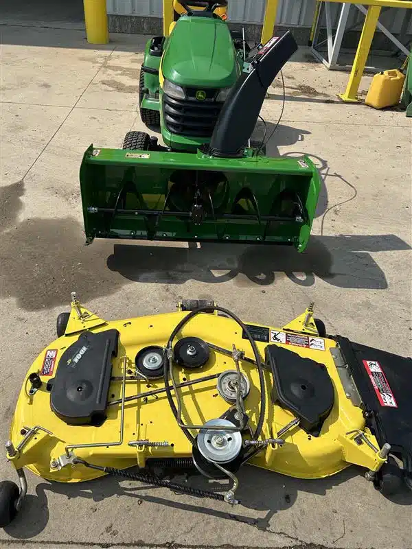 Gallery image 2 for 2013 John Deere X360 Lawn Tractor
