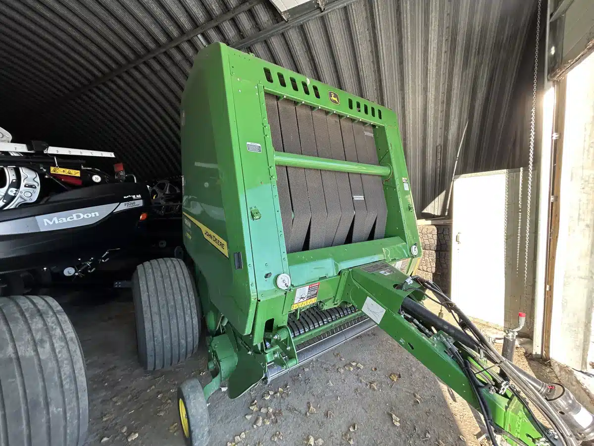 Photo de la Galerie 1 pour 2025 John Deere 561M Presse à Balle Ronde