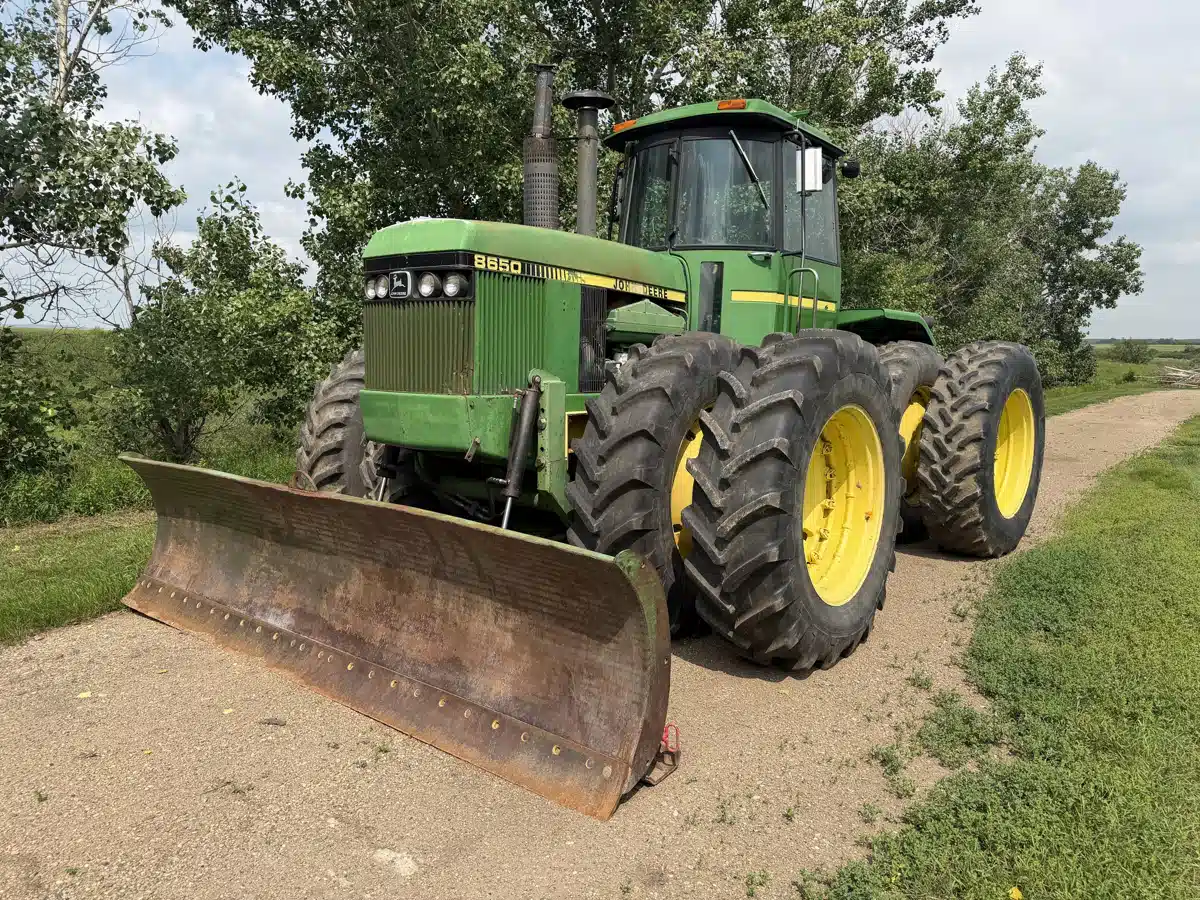 Gallery image 1 for 1983 John Deere 8650 Tractor