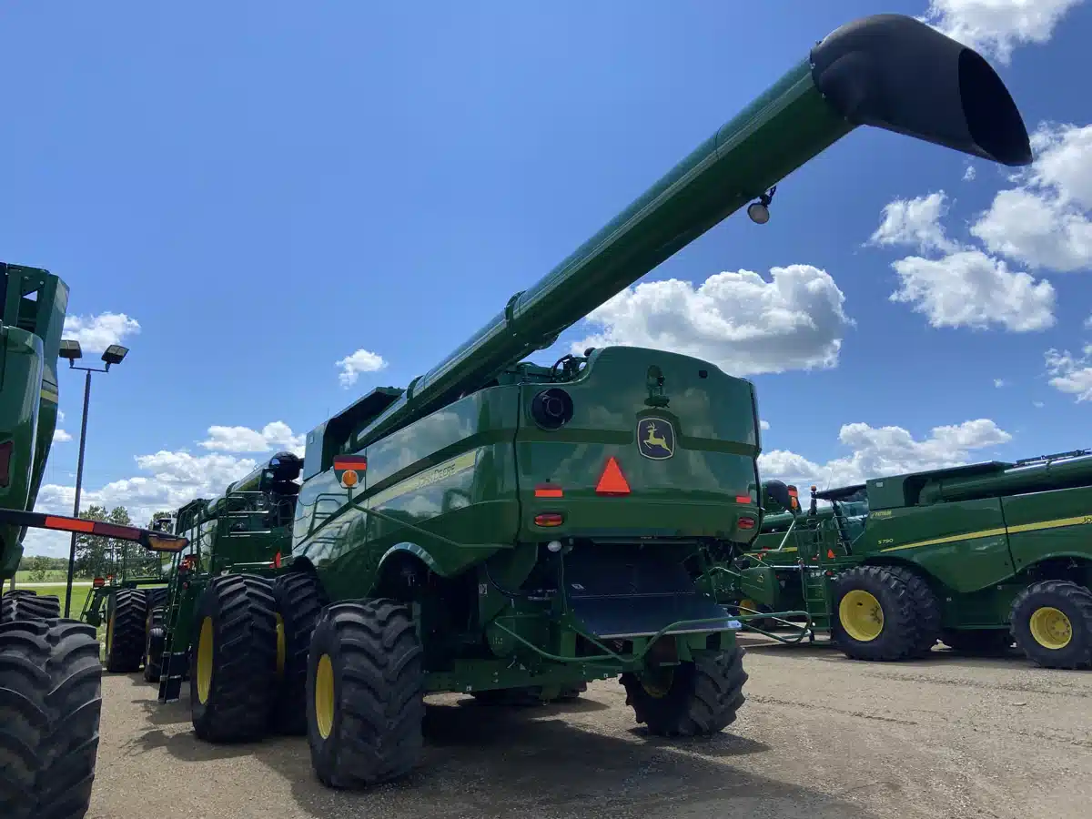 Gallery image 2 for 2021 John Deere S780 Combine