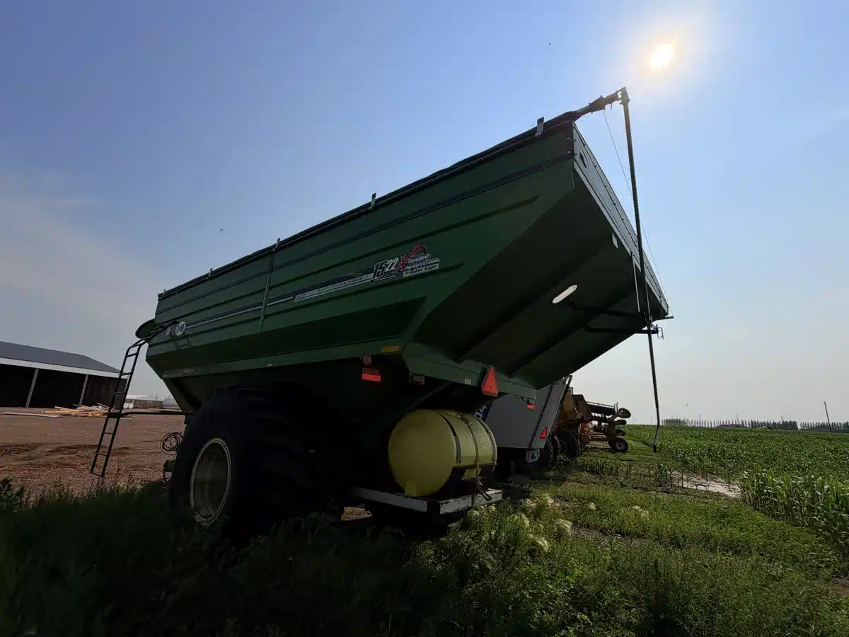 Gallery image 2 for 2017 J&M 1522 Grain Cart