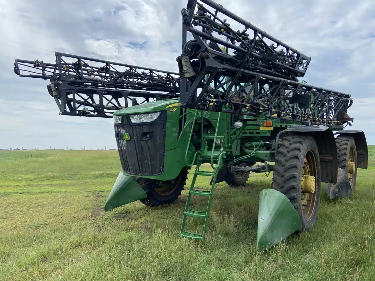 Gallery image 1 for 2013 John Deere 4940 Sprayer - Self Propelled